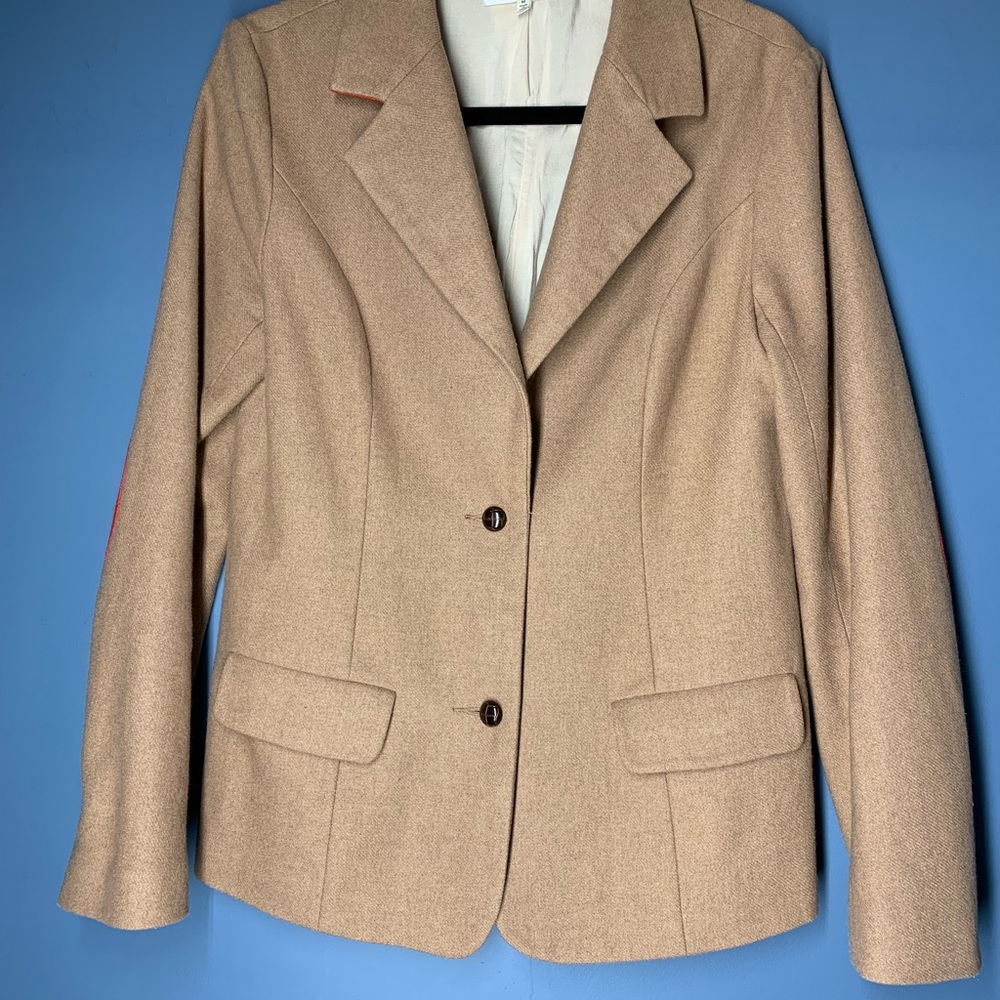 41 Hawthorn Alesund Tan Tweed Blazer with orange elbow patches. Size M.